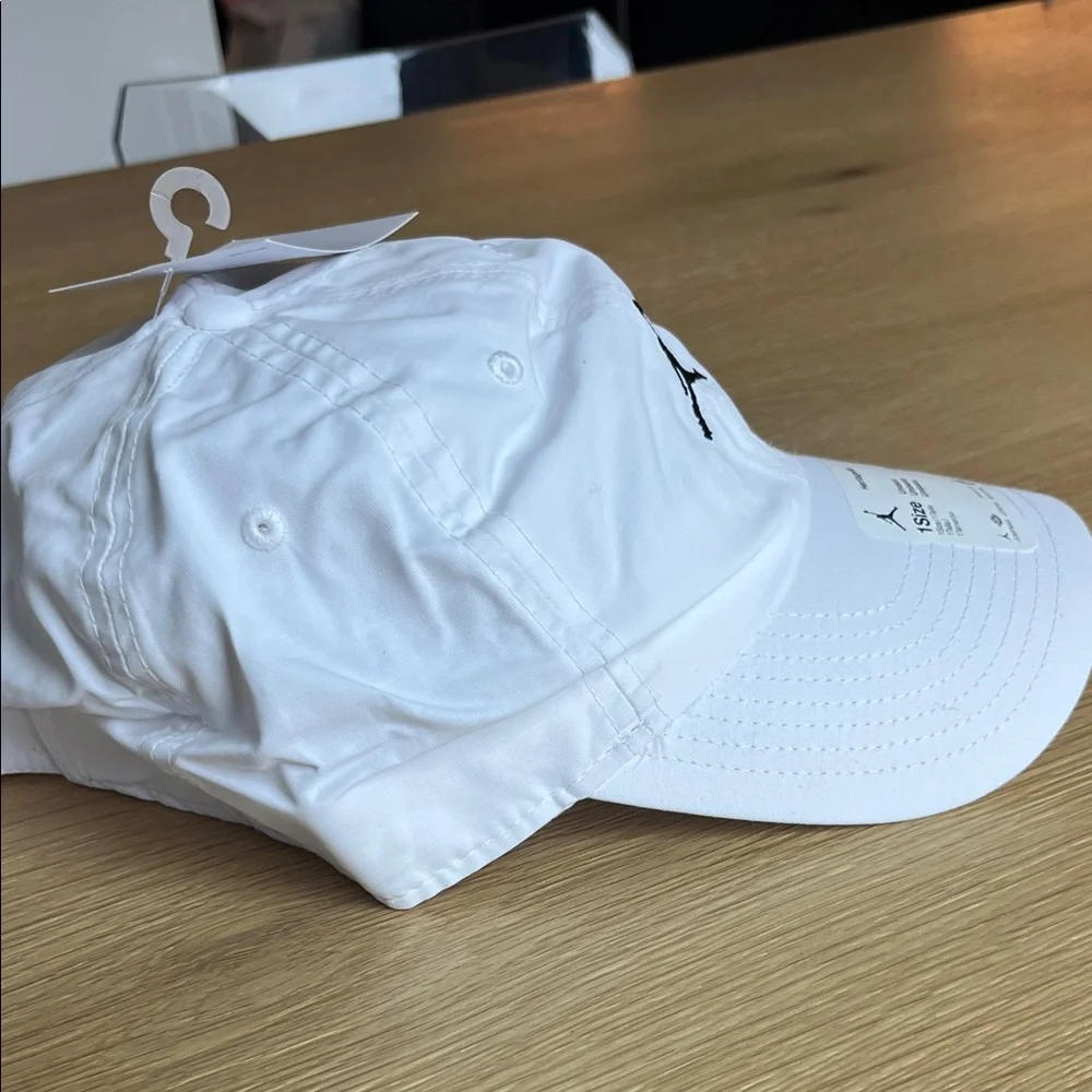 Jordan Heritage86 White Cap w/ Black Logo, Green charlotte Hornets-ADULT UNISEX - Picture 4 of 5